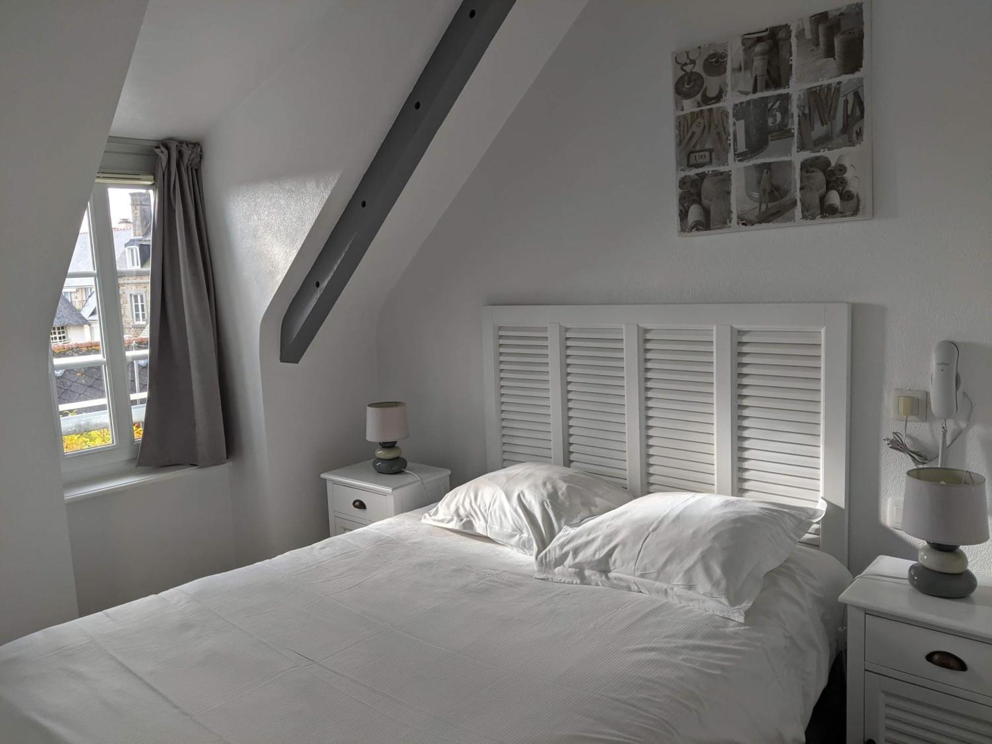 Contact Hotel - Hotel Le Lion D'Or Lamballe Zewnętrze zdjęcie