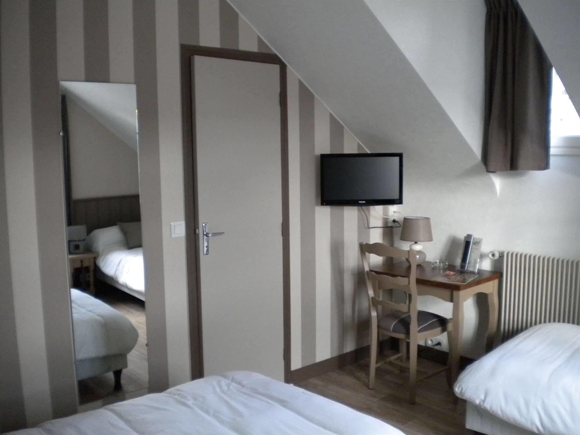 Contact Hotel - Hotel Le Lion D'Or Lamballe Zewnętrze zdjęcie
